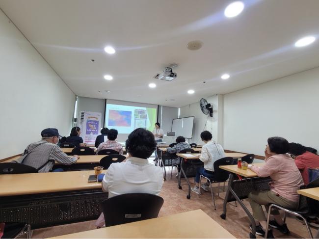 김해시노인종합복지관 우수평생학습사업 진행 참조 이미지